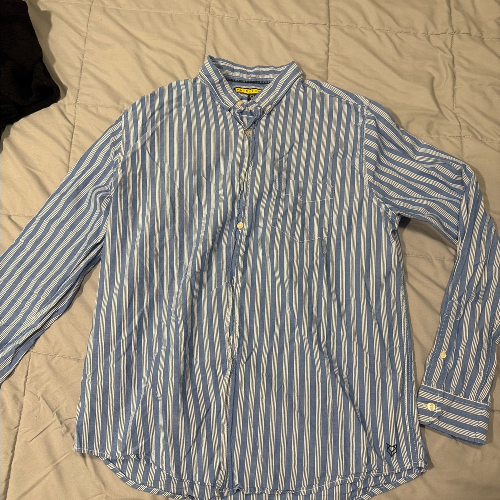 Prince & Fox Blue and White Casual Button Down Shirt